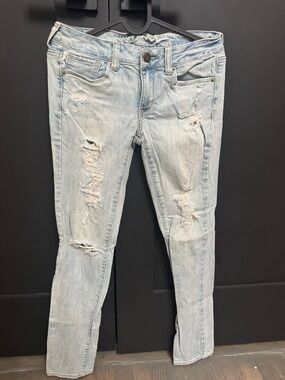 American Eagle Outfitters Light Wash Distressed Skinny Jeans